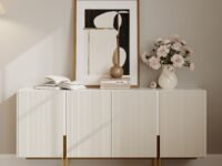Grovyn Buffet 160 cm en pierre frittée blanche nervurée avec étagères réglables